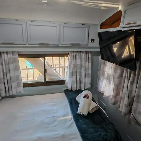 Maggie May House Boat - Colchester - 5Km From Elephant Park المظهر الخارجي الصورة