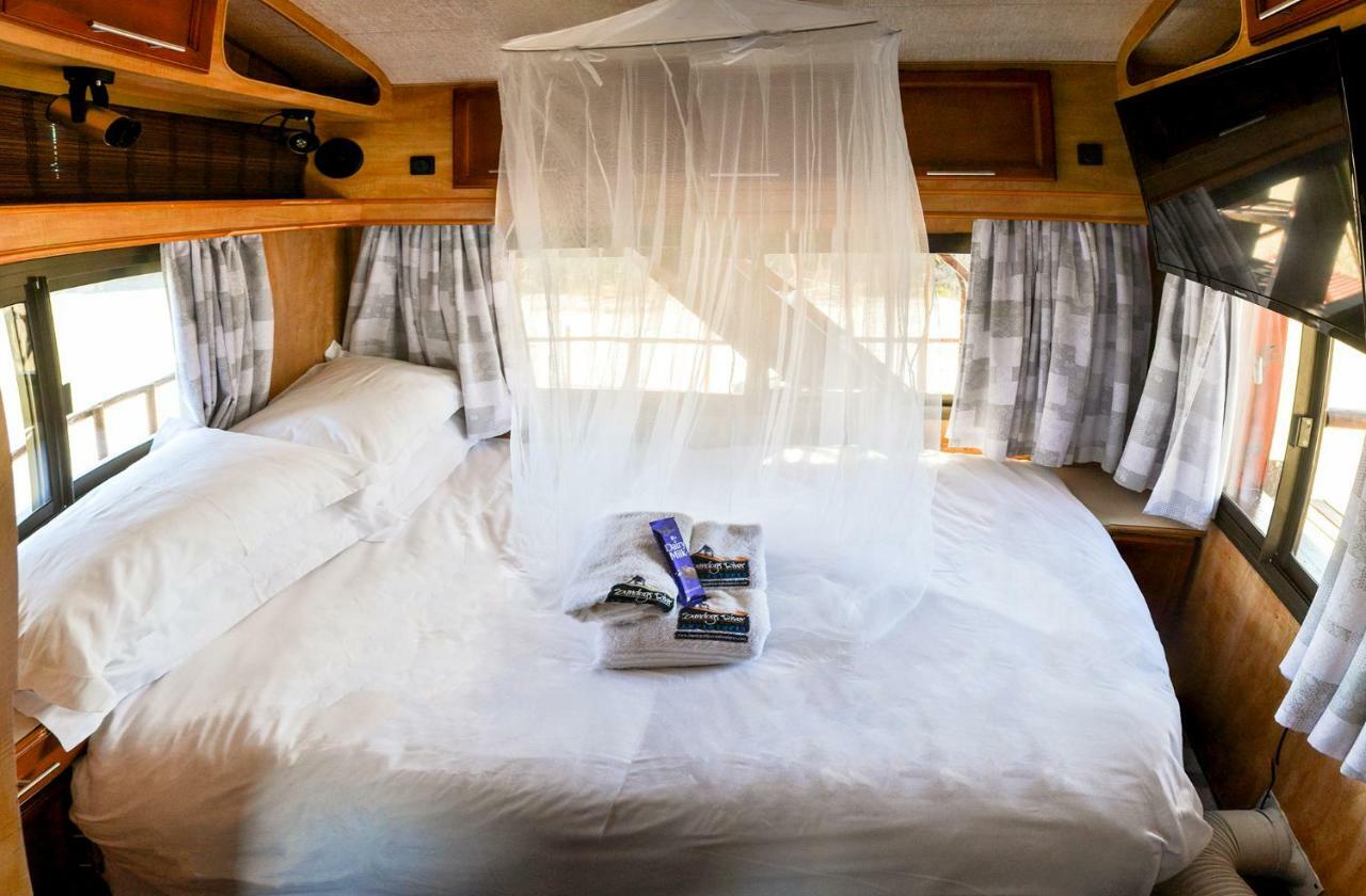 Maggie May House Boat - Colchester - 5Km From Elephant Park المظهر الخارجي الصورة