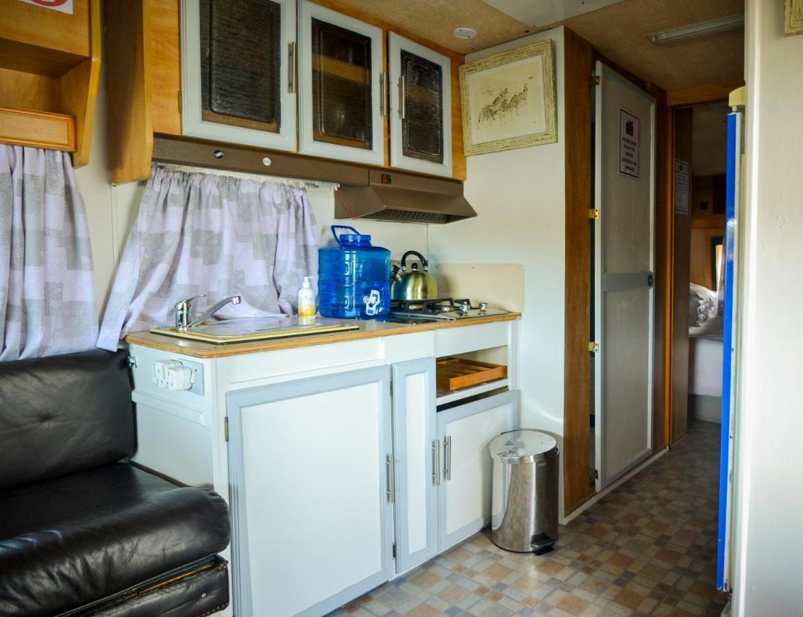 Maggie May House Boat - Colchester - 5Km From Elephant Park المظهر الخارجي الصورة